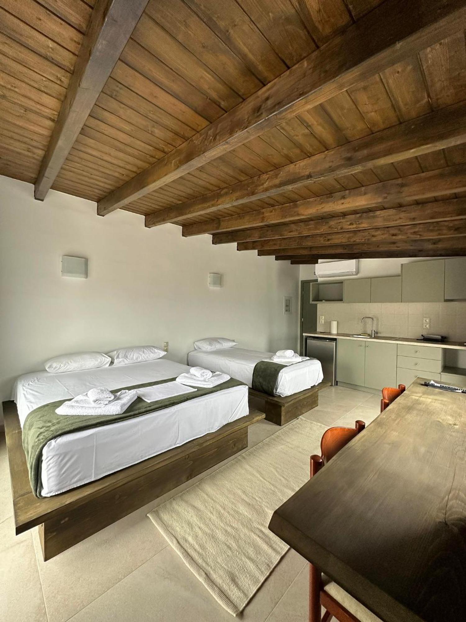 Azzurro Hotel Palairos ภายนอก รูปภาพ